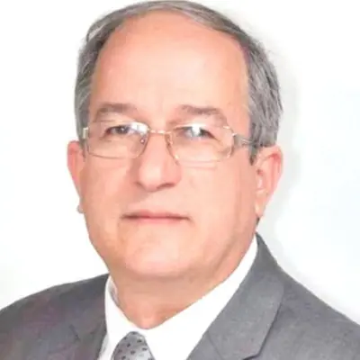 Dr. Belahcel Hakim, Chirurgien-dentiste à Boumerdès, implant dentaire